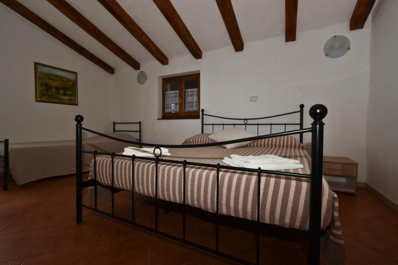 Rooms Agroturizam Romano Buje Exteriör bild