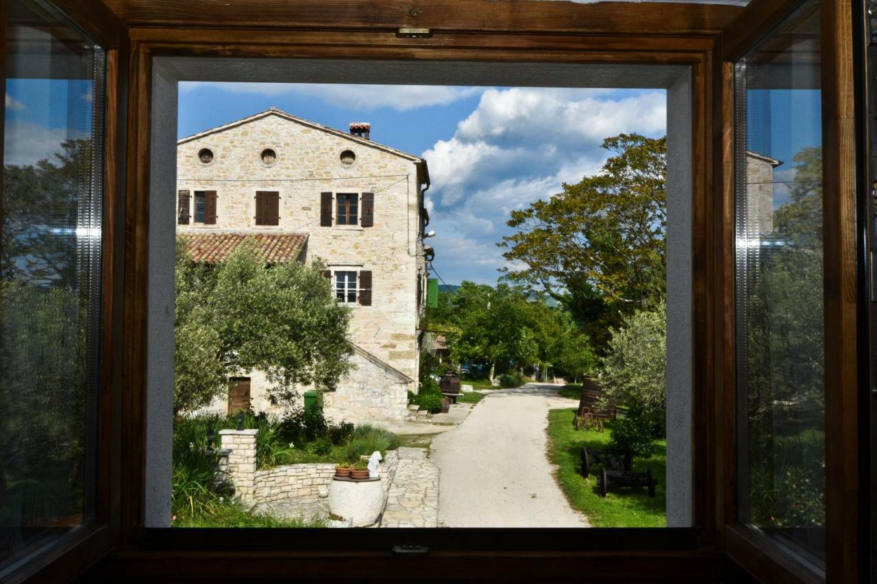 Rooms Agroturizam Romano Buje Exteriör bild